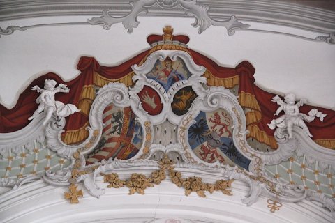Wappen des Stifts und der Auftraggeberin Theresia Wilhelmina von Polheim