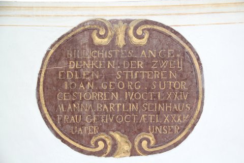 Gedenkstein des Stifterehepaares Sutter in der Dreifaltigkeitskapelle in Mywiler